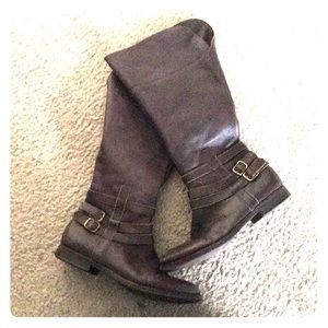 Medium length boots